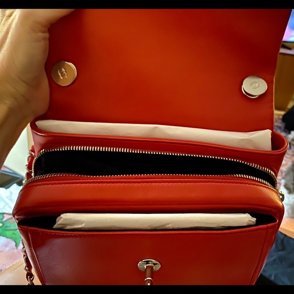 ❌SOLD❌RED CHANEL CAMERA BAG SHW CROSSBODY KEYCHAIN - Picture 10 of 15